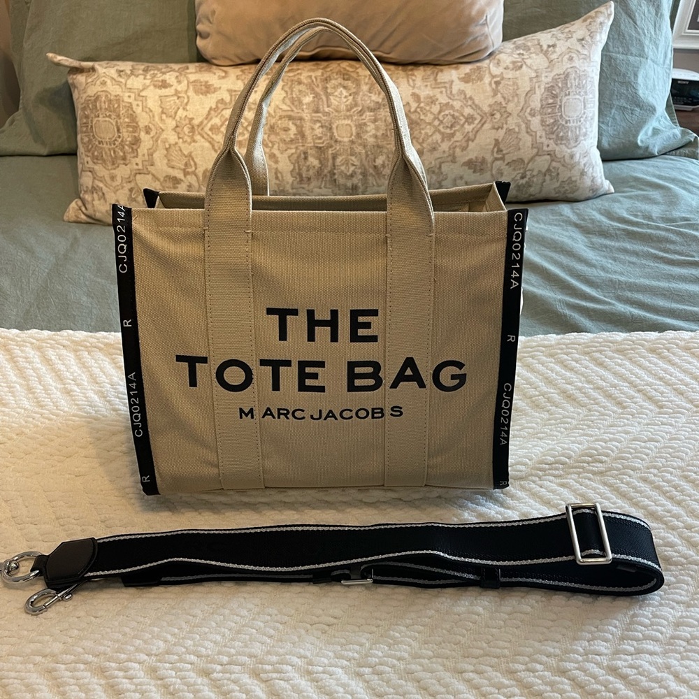 Marc Jacobs The Tote Bag